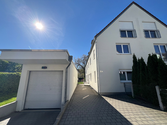 Garageneinfahrt und Zuwegung