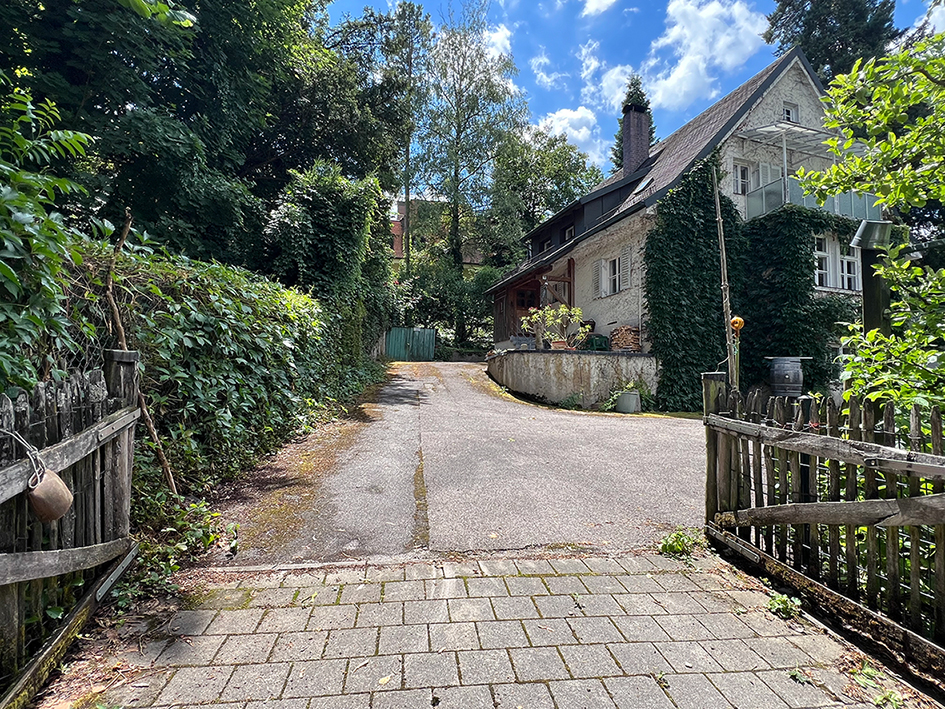 Tor Grundstück