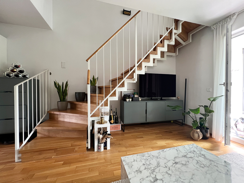 Wohnzimmer Treppe zu Schlafzimmer
